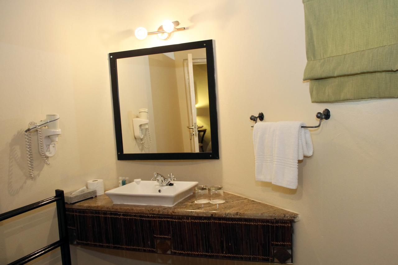 רסטנבורג Bush Bungalows At Sun City Resort מראה חיצוני תמונה